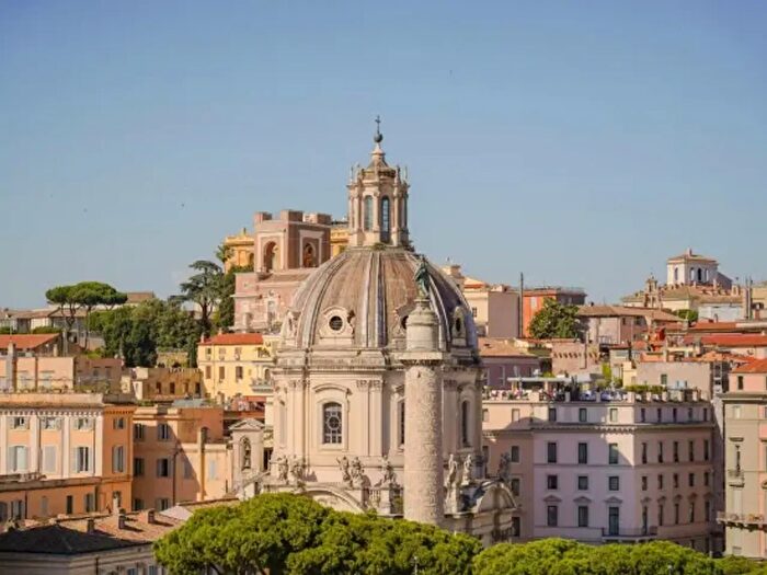 Appartamento con 6 locali in vendita in Via delle Botteghe Oscure, Roma