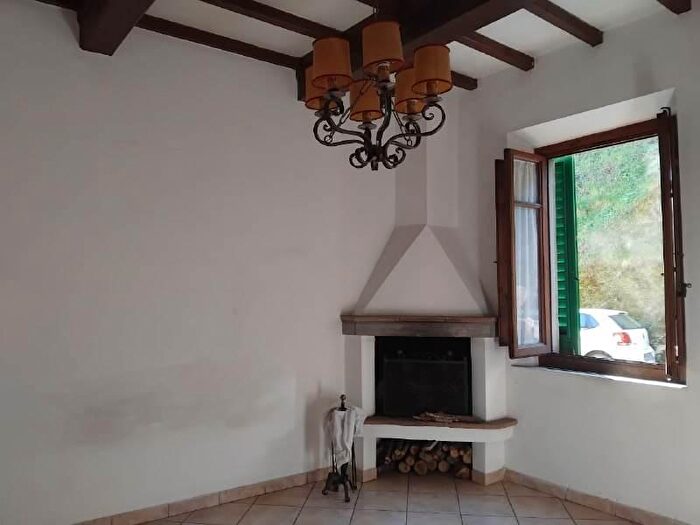 Casa quadrilocale in vendita in Reggello