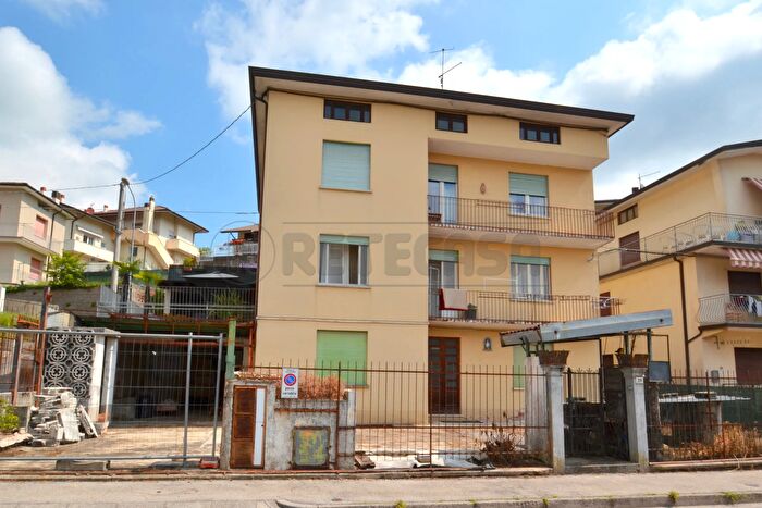 Appartamento con 8 locali in vendita in Valdagno