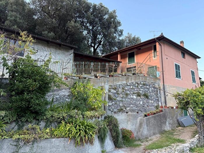 Casa con 5 locali in vendita in Via Piemonte, Erli