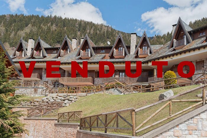 Appartamento bilocale in vendita in Via degli Alpini, Ponte Di Legno