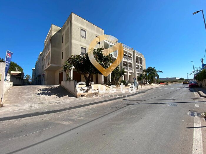 Appartamento quadrilocale in vendita in Via Materdomini, Brindisi