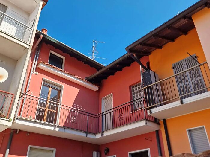 Appartamento quadrilocale in vendita in Via Mazza, Guanzate