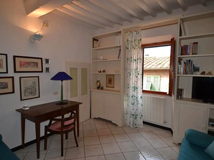 Appartamento trilocale in vendita in Campiglia Marittima