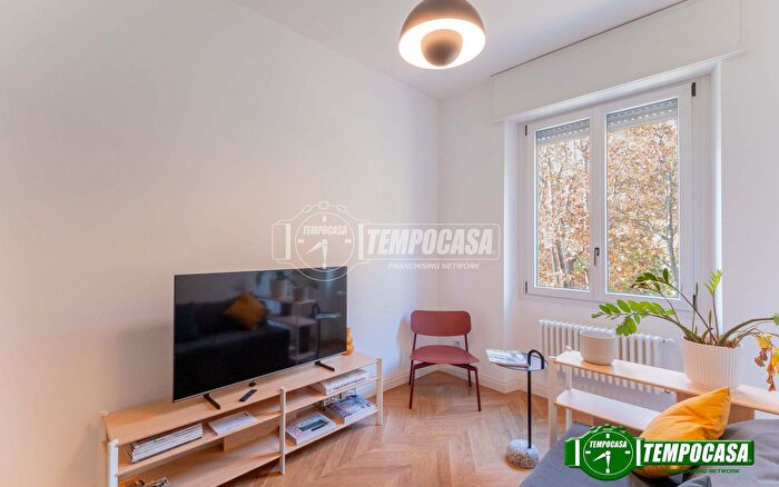 Appartamento trilocale in vendita in Viale Zara V, Milano