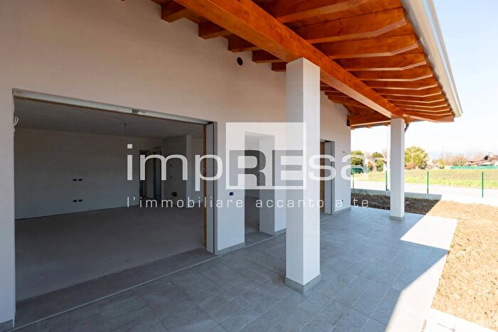 Casa quadrilocale in vendita in Via Chiesuole, Azzano Decimo