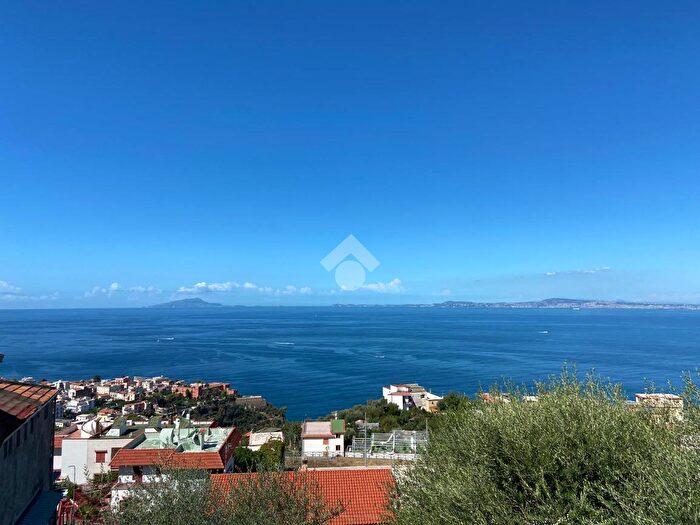 Casa con 7 locali in vendita in Via Arvitello, Vico Equense