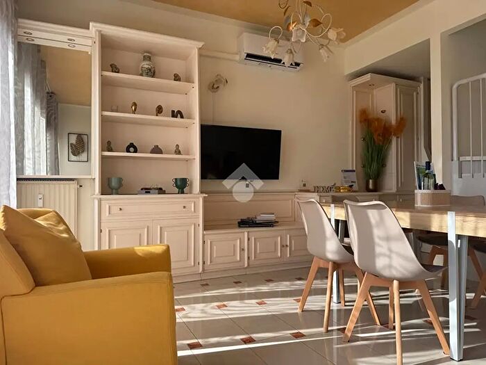 Appartamento trilocale in affitto in Viale Guglielmo Marconi, Sirmione
