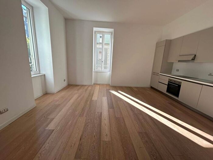 Appartamento trilocale in affitto in Via Andrea Solari, Solari, Milano