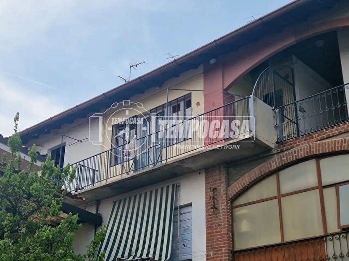 Appartamento trilocale in vendita in Cermenate