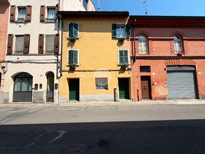 Casa quadrilocale in affitto in Str Nuova, Centro Storico, Parma