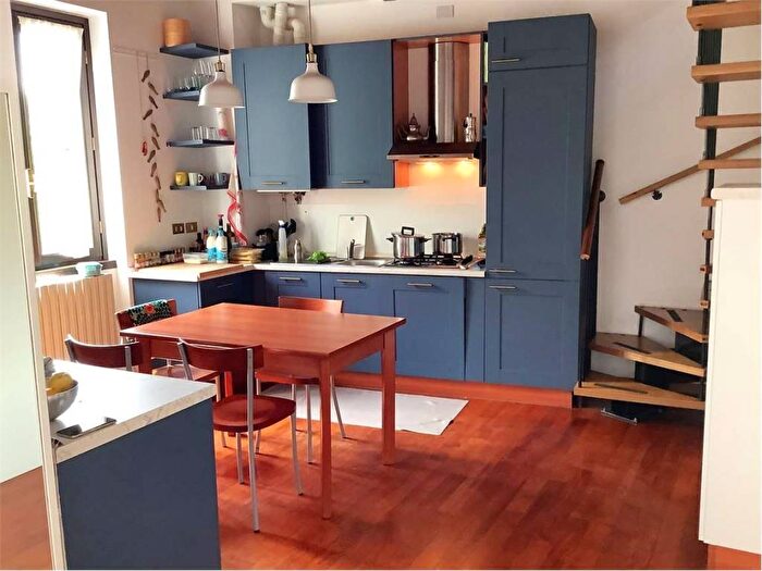 Appartamento trilocale in affitto in via Moncucco, Famagosta, Milano