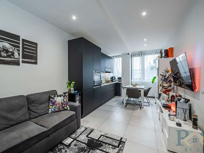 Appartamento bilocale in vendita in Via Noto, Milano