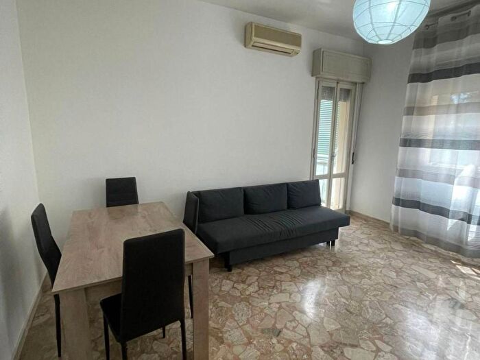 Appartamento trilocale in affitto in Via Giuseppe Malmusi, Sant'Agnese Università, Modena