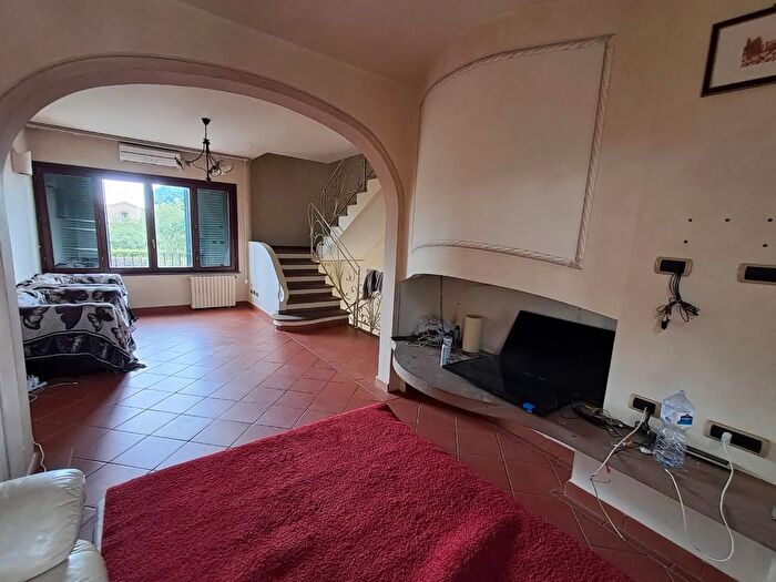 Casa quadrilocale in vendita in Via Sacco E Vanzetti Buti, Buti