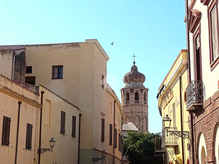 Casa con 7 locali in vendita in Via Vittorio Emanuele II, Oristano