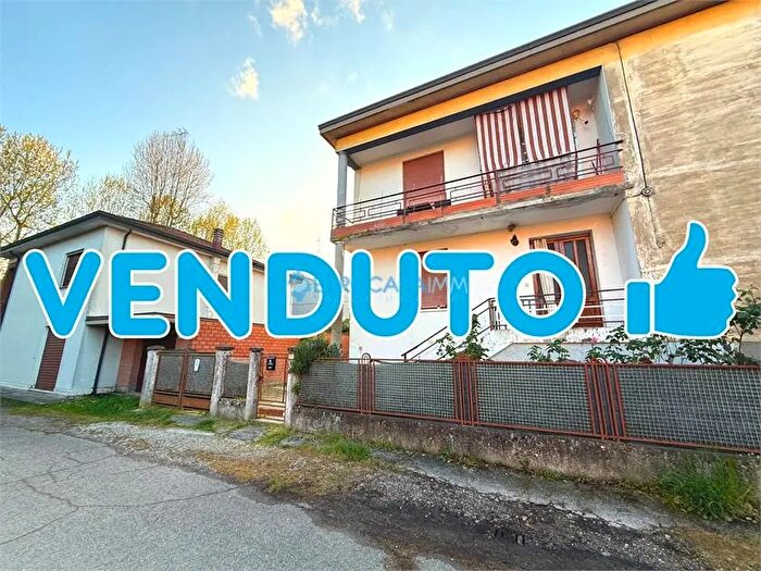 Casa quadrilocale in vendita in Via Canzio Zoldi Novi di Modena Mo, Novi Di Modena