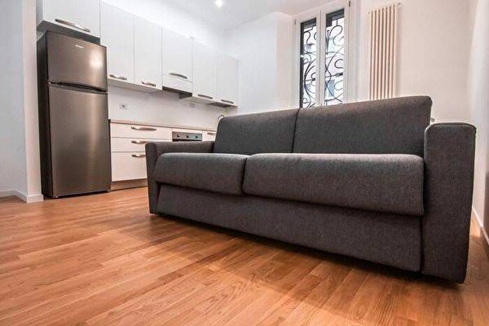 Appartamento bilocale in affitto in Via Bernardino Corio, Porta Romana Medaglie dOro, Milano