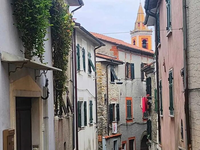Appartamento con 5 locali in vendita in Fosdinovo