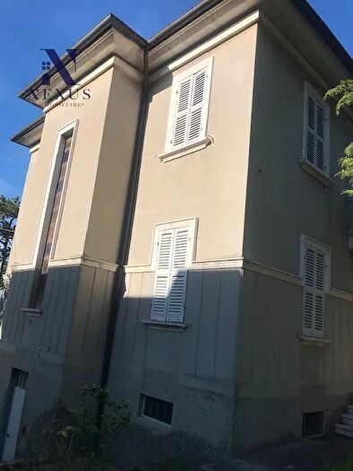 Casa con 6 locali in vendita in Urbino