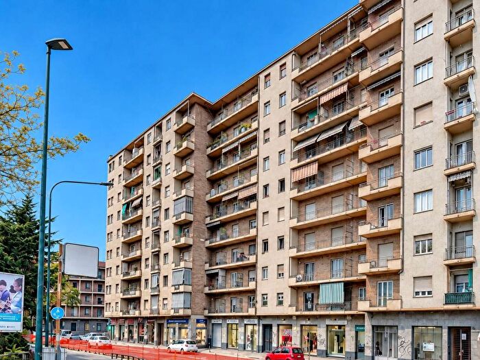 Appartamento quadrilocale in affitto in Via Stradella, Borgo Vittoria, Torino