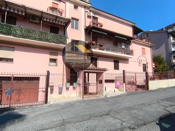 Appartamento trilocale in vendita in Via Gualtieri Sicaminò, Roma