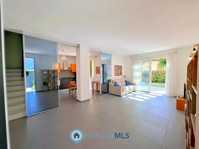 Casa con 6 locali in vendita in Corso delle Terme, Montegrotto Terme