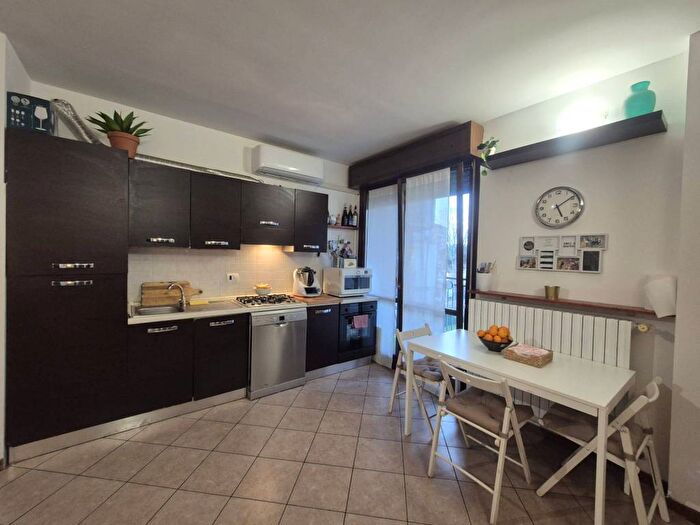 Appartamento trilocale in affitto in Via Fabrizio De Andrè, Chiesa Rossa, Milano