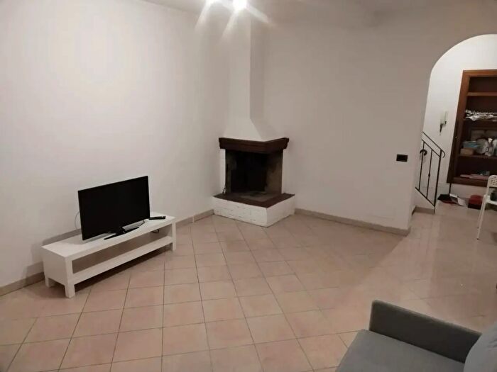 Appartamento trilocale in affitto in Carrara
