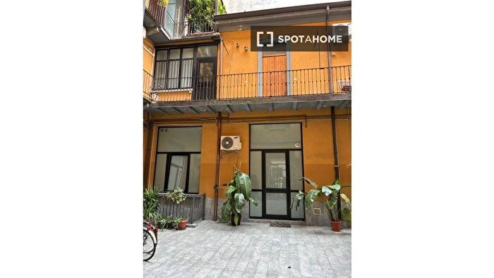 Appartamento in affitto in Via Curtatone, Quadronno Crocetta, Milano