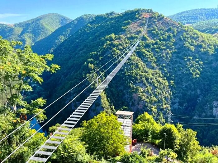 Casa con 5 locali in vendita in Via Garibaldi, Sellano