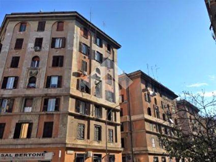 Appartamento trilocale in affitto in Via Carlo Mezzacapo, Casal Bertone, Roma