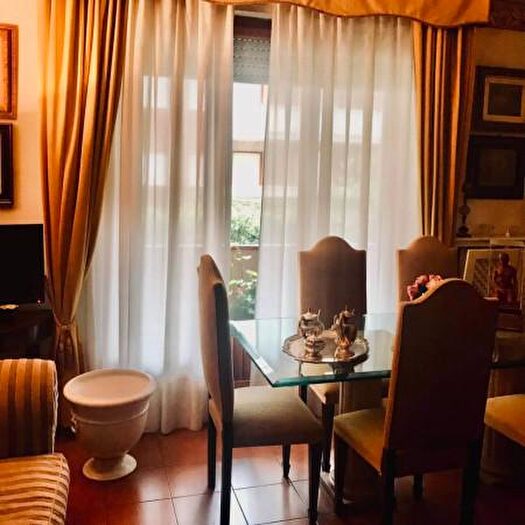 Appartamento in vendita in Via Adelina Zini, Massa