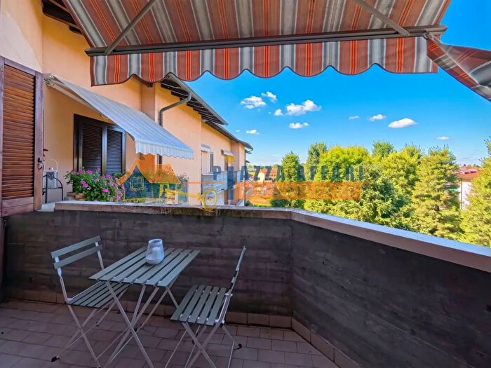 Appartamento trilocale in vendita in Via della Fontana, Carnago