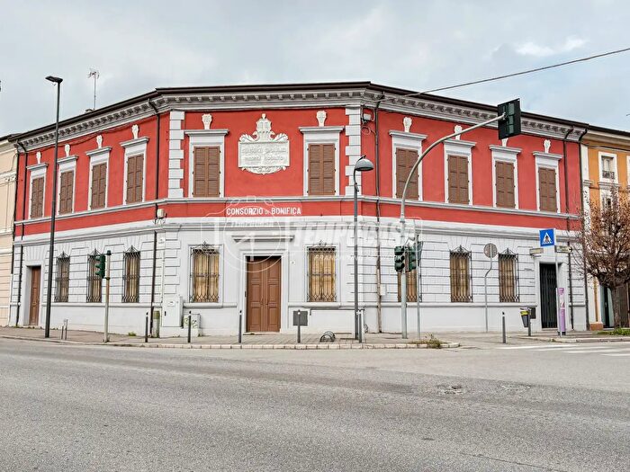 Appartamento trilocale in vendita in Via Giuseppe Garibaldi, Savignano Sul Rubicone