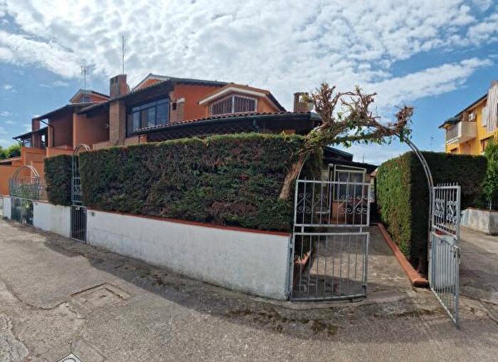 Casa trilocale in vendita in Via Passo di Costalunga, Comacchio