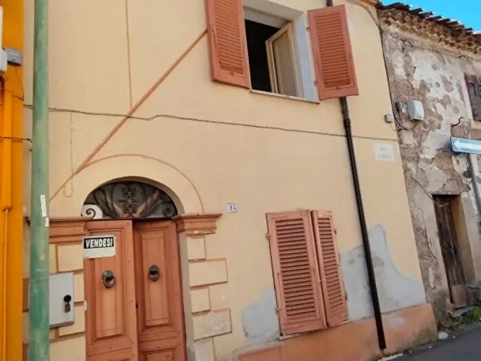 Casa con 7 locali in vendita in Via Contini, Bonorva