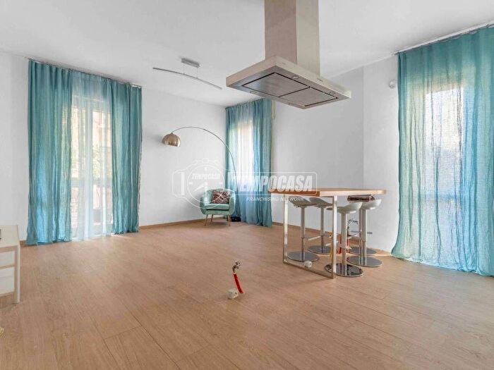 Appartamento trilocale in vendita in Milano