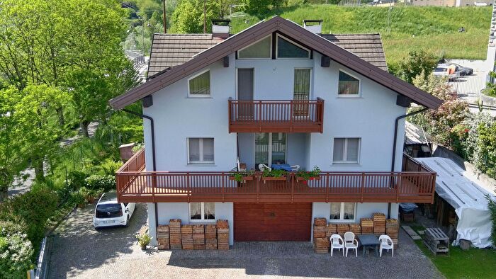 Casa con 10 locali in vendita in Roncegno