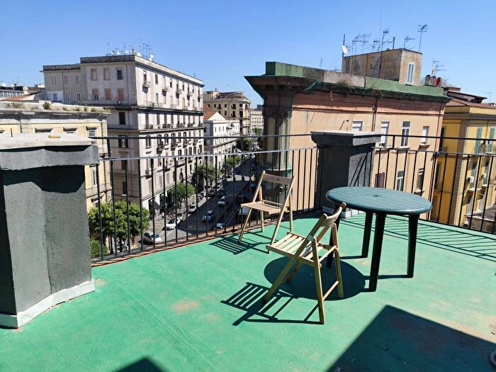 Appartamento con 5 locali in affitto in Via Nolana, Mercato, Napoli