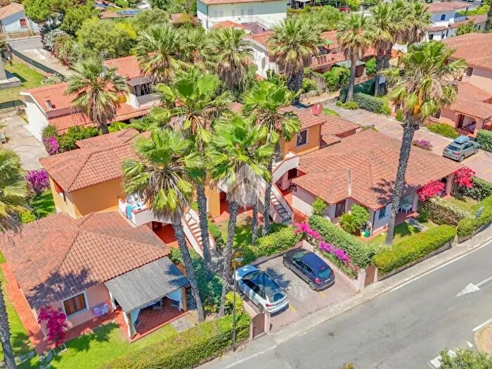 Appartamento bilocale in vendita in Via Campania, San Teodoro