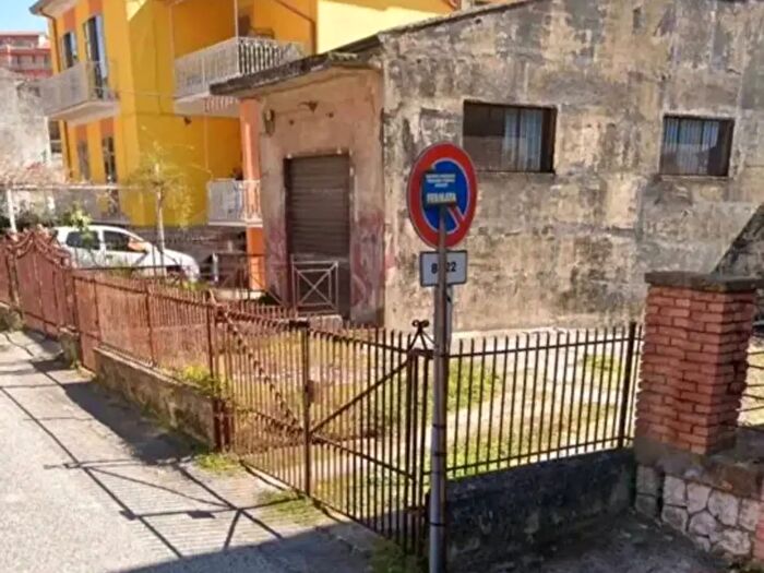 Casa trilocale in vendita in Via Stazione, Montefalcione