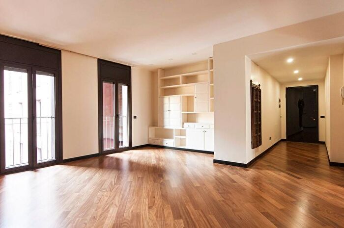 Appartamento trilocale in affitto in Piazzale Marengo, Lanza, Milano