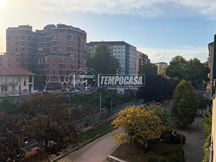Appartamento quadrilocale in vendita in Via Arquata, Torino