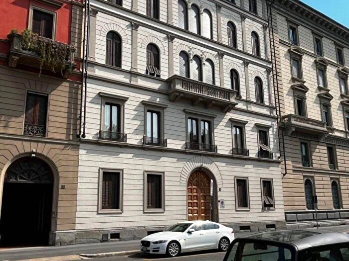 Appartamento monolocale in affitto in Via Stefano Jacini, Cadorna Castello, Milano