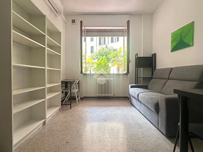 Appartamento bilocale in affitto in Via Parmigianino, Milano