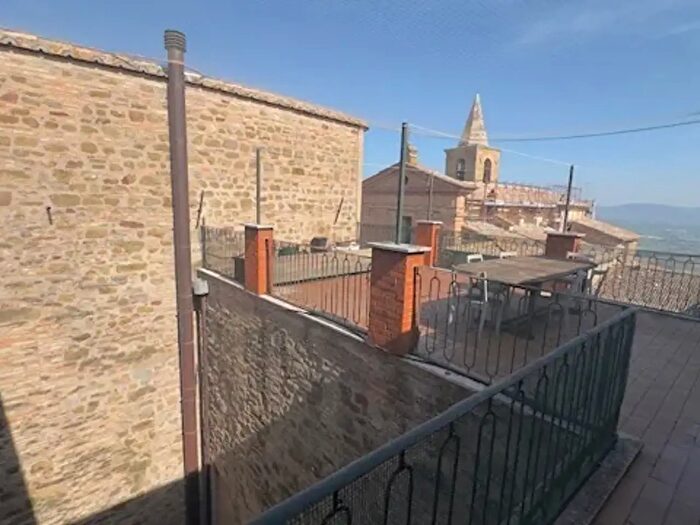 Appartamento con 5 locali in vendita in Piazza Cavour, Bettona