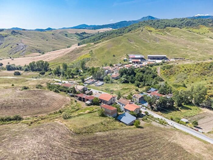 Casa con 6 locali in vendita in Atessa