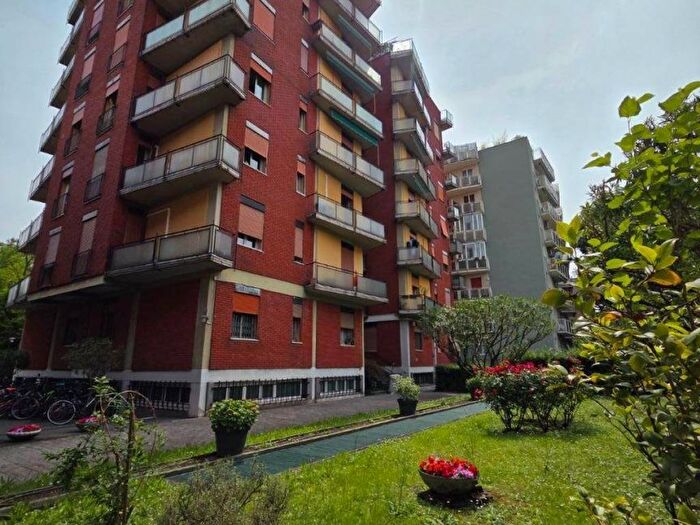 Appartamento trilocale in affitto in Via Brusuglio, Affori, Milano