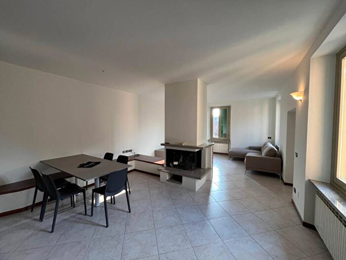 Appartamento trilocale in affitto in Via Borgo Santa Caterina, Corridoni, Bergamo